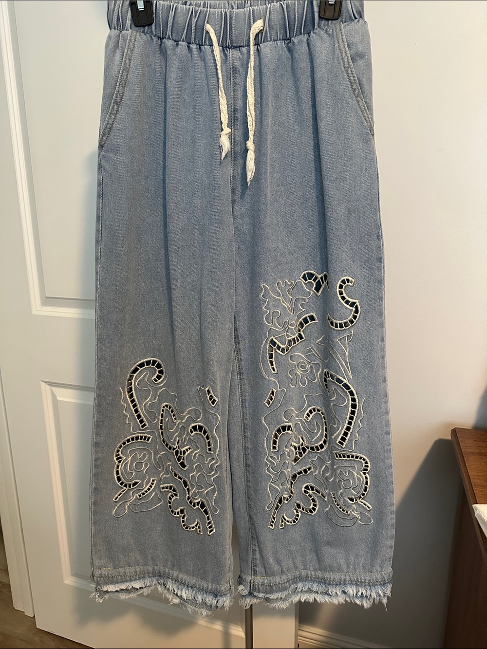 SHEIN Wide-leg Embroidered Light Blue Drawstring Jeans Sz 28 NWOT
